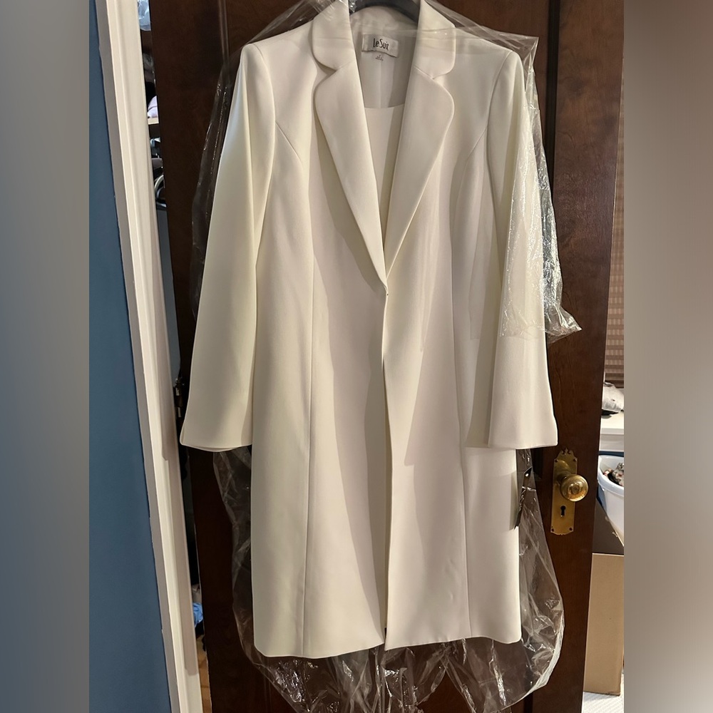 Le suit two piece knee length dress and jacket